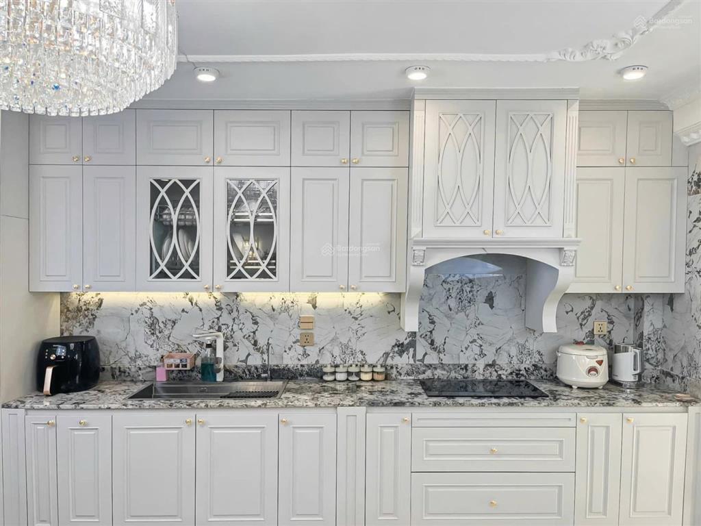 Siêu hiếm! hoàng cầu, ô tô tránh, vỉa hè, nhà full nội thất, kd, khu vực hiếm nhà bán, 2 mặt ngõ