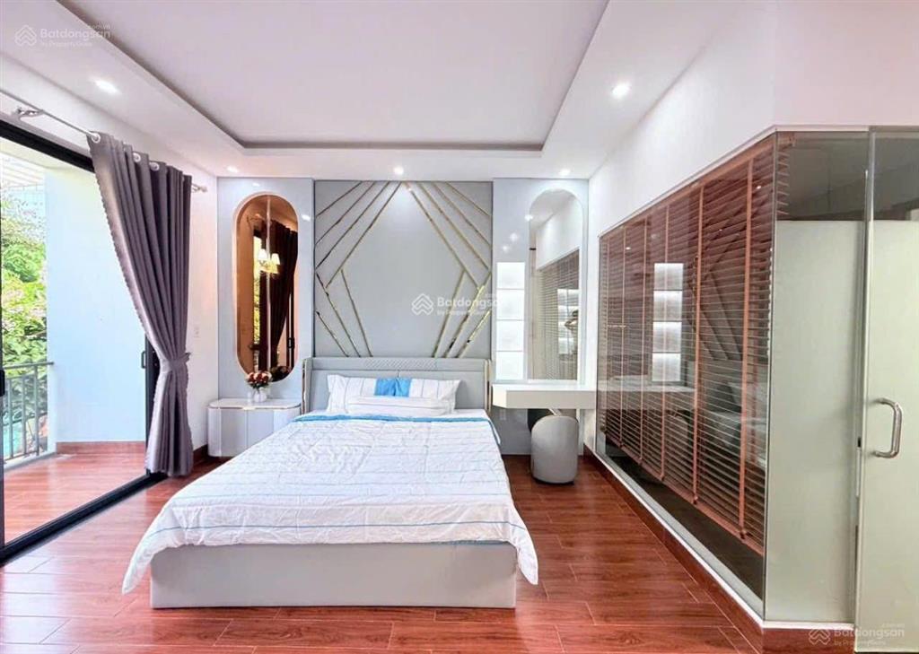 Bán gấp! nguyễn chí thanh nhà đẹp, lô góc, ngõ thông, sát phố, full nội thất, dt 45m2*5t, nhỉnh 8tỷ