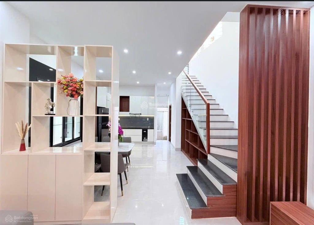 Bán gấp! nguyễn chí thanh nhà đẹp, lô góc, ngõ thông, sát phố, full nội thất, dt 45m2*5t, nhỉnh 8tỷ