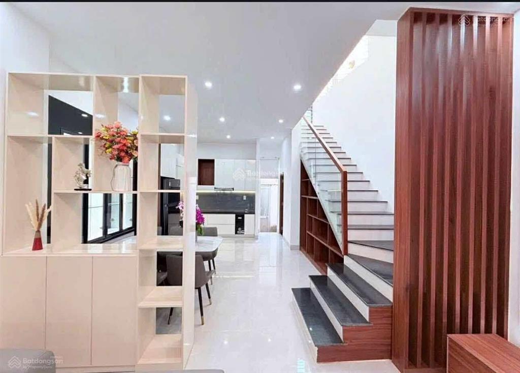 Siêu hiếm! chùa bộc, ngõ thông, gần phố, 25m ô tô tránh, nhà mới xây, full nội thất, dt 45m2*5t