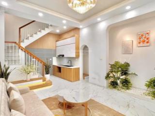 Giá cắt lỗ! vĩnh hồ, gần phố, 10m ô tô tránh, ngõ nông gần đường, trước nhà rộng, 37m2, 6pn, 7.2
tỷ