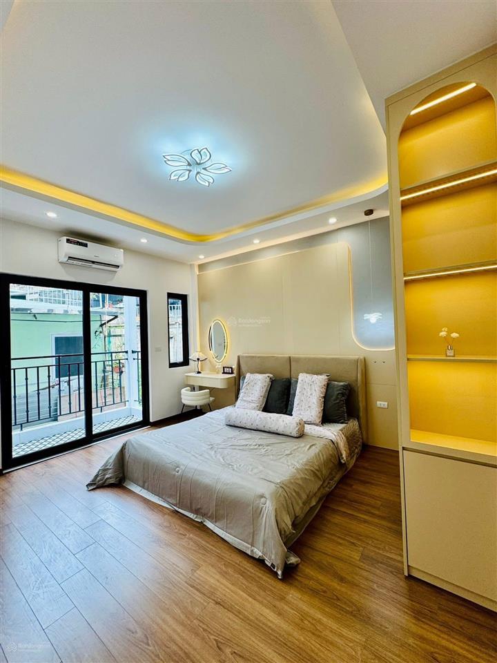 Bán gấp! tôn đức thắng, nhà mới tinh, lô góc, 35m ra phố, trước nhà rộng rãi, thoáng sáng, 45m2*5t