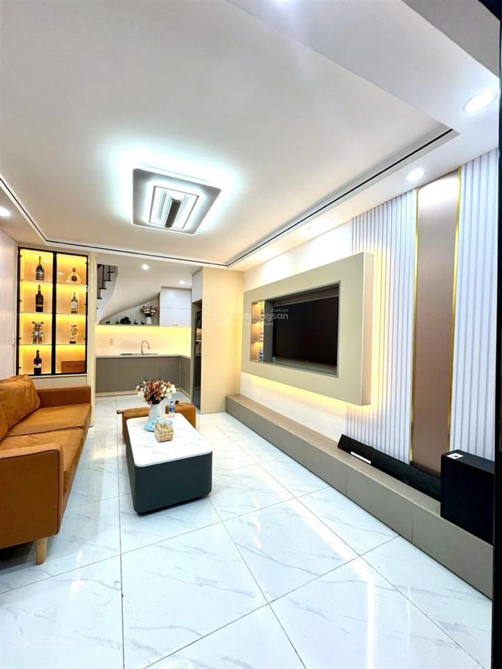 Đại hạ giá! trường chinh, ngõ nông, sát phố, ngõ rộng 3m, nhà đẹp ở luôn, full nội thất, dt 45m2*5t
