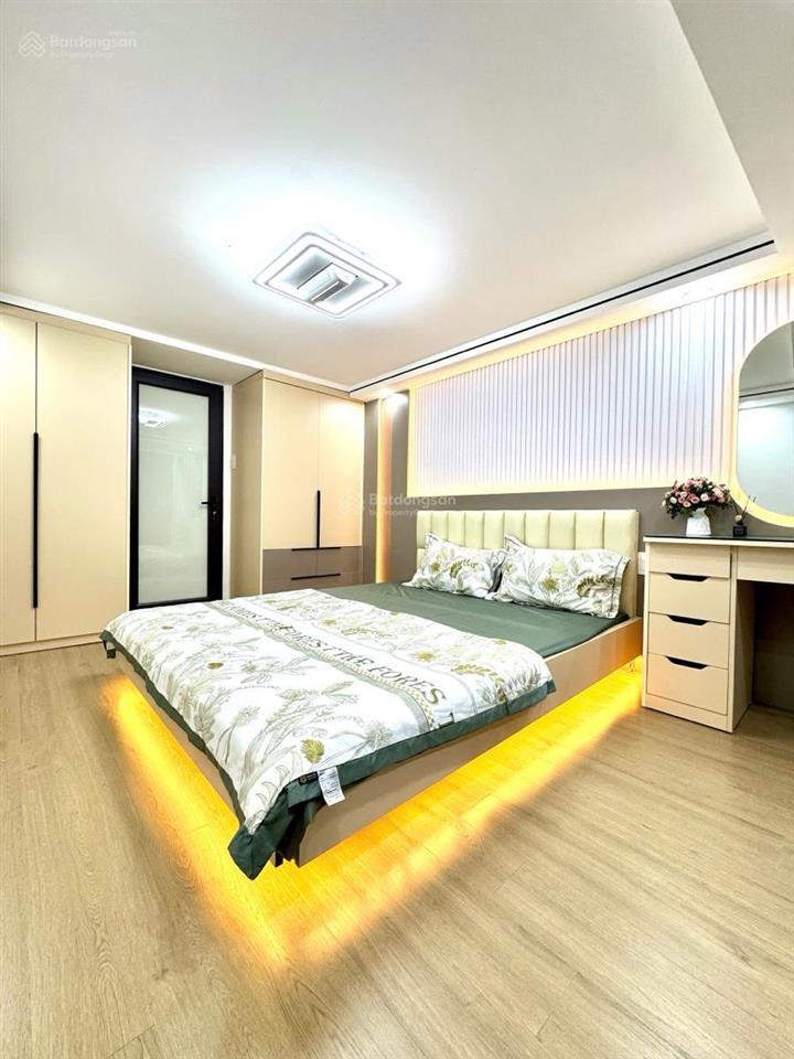 Đại hạ giá! trường chinh, ngõ nông, sát phố, ngõ rộng 3m, nhà đẹp ở luôn, full nội thất, dt 45m2*5t