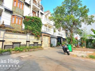 Bán đất 1 sẹc hẻm 47 trường lưu cạnh chợ long trường q9