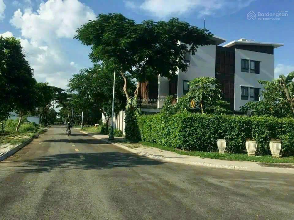 Ngộp bank nặng bán gấp hxh ngay mt gò xoài, bhha, bình tân, dt 332m2, chỉ 10,9 tỷ, nhỉnh 30tr/m2