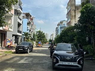 Hot hot!!! lô góc 2 mặt tiền đường 16m và 10m, cách nguyễn duy trinh 100m và global city chỉ 5p