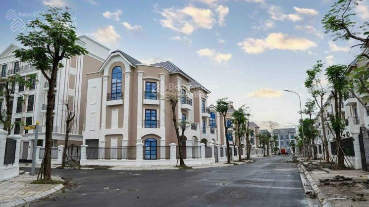 Nhà phố manhattan view sông, sau hồ bơi, gần bến du thuyền 144m² giá 25,5 tỷ