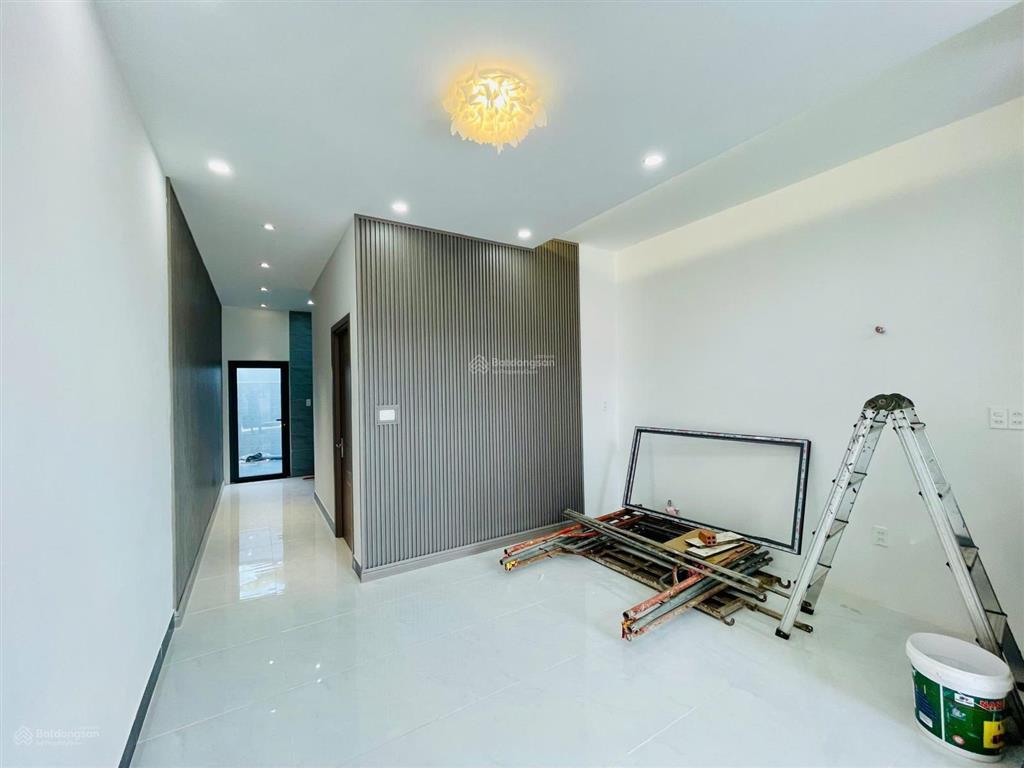 Nhà 2 lầu mới 100%giá 3tỷ bớt lộcthiết kế 1 trệt 1 lầu.vị trí đường 89 ấp cây da xã tân phú trung