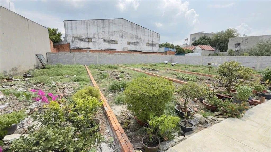 Tôi có miếng đất cần bán ở đường bùi thanh vân lộc du trảng bàng (dt5x23m ful thổ) giá 950tr