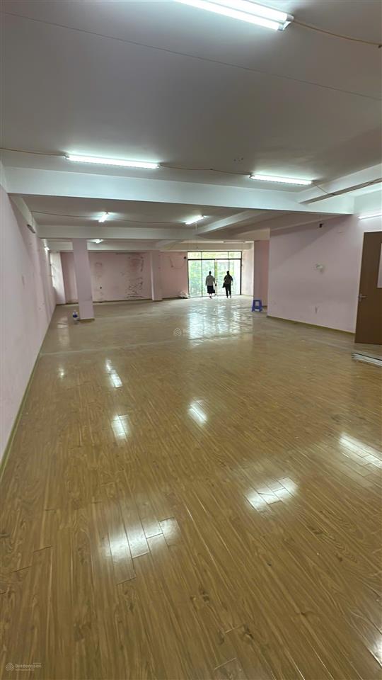Chính chủ cho thuê 250m2 thông sàn làm văn phòng khu vực đội cấn ba đình, giá 25tr/tháng
