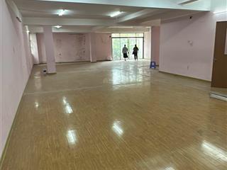 Cho thuê 230m2 làm văn phòng khu vực đội cấn, ba đình giá chỉ 20 triệu/tháng