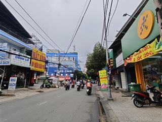 Nhà mặt tiền, ngang lớn 6.5m, ngay ngã tư, giá đầu tư, chủ gấp bán