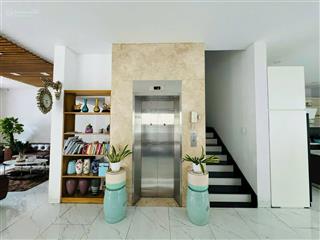 Biệt thự khu vip cityland reverside quận 7. 10*22, hầm+4 tầng, tm. 44 tỷ.