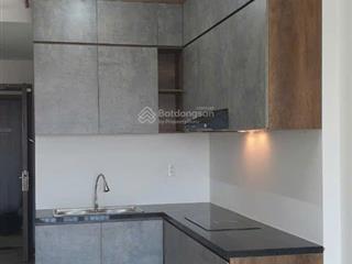 Cần cho thuê căn hộ 3pn2wc,giá thuê 6.5tr/tháng,có 2 ban công thoáng gió,.nội thất đẹp xịn, ở ngay