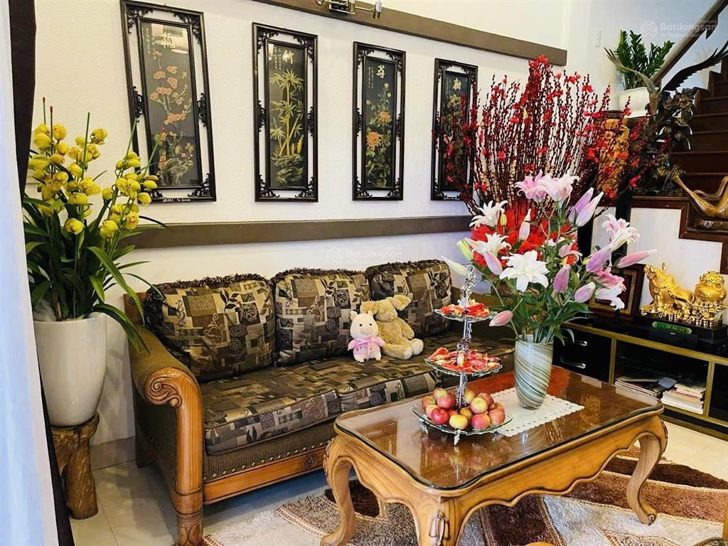 Biệt thự 1 trệt 2 lầu nguyễn trung trực, phường 4, gần trung tâm hành chính lâm đồng