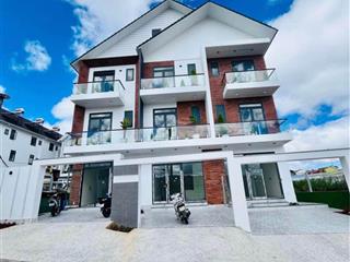 Mở bán 5 căn nhà xây dựng sổ cầm tay mặt tiền đường nguyễn hữu cầu, p12, đà lạt