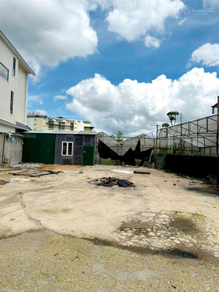 Cần bán gấp lô đất mặt tiền đường nguyên tử lực p8 tp đà lạt