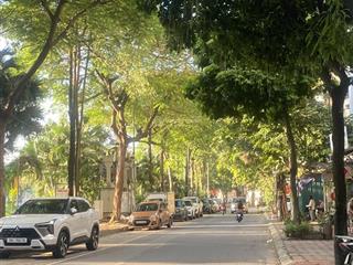 Cực độc! mặt phố nguyễn đình hoàn, 55m2 x 4 tầng, mt 4.3m, 2 vỉa hè đá bóng, kinh doanh bất chấp