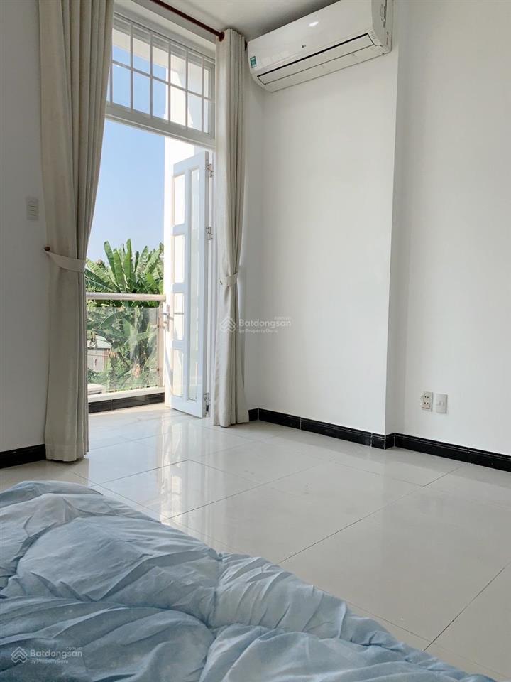 Đúng hình đúng giá 1 phòng ngủ ban công tách bếp siêu rộng cực hiếm khi trống