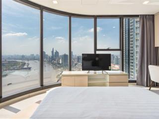 Bán nhanh căn hộ vinhomes golden river bason 110m2 sổ hồng cầm tay, giá 20 tỷ.  0979 669 ***