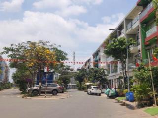 Bán mảnh đất lớn, bình tân  kdc nhà phố cao cấp 2 thành  dt 1200m2 ( 21m x 60m)  900m2 thỗ
