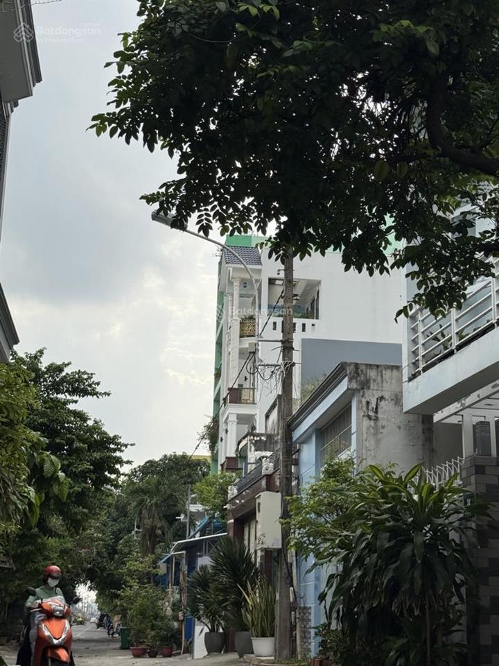 Nhà 2 tầng mặt tiền tân phú dt 137m2 (6x15m) nở hậu giá 8,9 tỷ