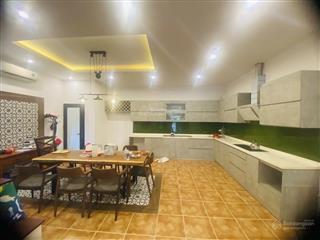 Bán nhà nguyễn sơn bồ đề 130m2 mt 6.5m 4 tầng ô tỗ đỗ cửa