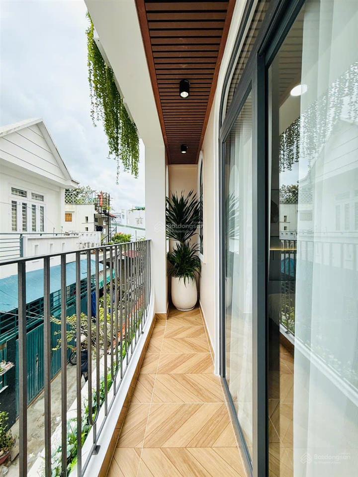 Nhà 4tầng (ngang 4,5m x10m) 3phòng ngủ full nội thất ngay emart chỉ nhỉnh 5tỷ