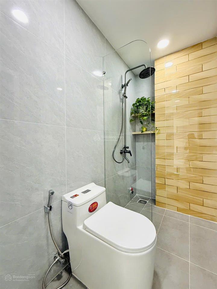 Nhà 4tầng (ngang 4,5m x10m) 3phòng ngủ full nội thất ngay emart chỉ nhỉnh 5tỷ