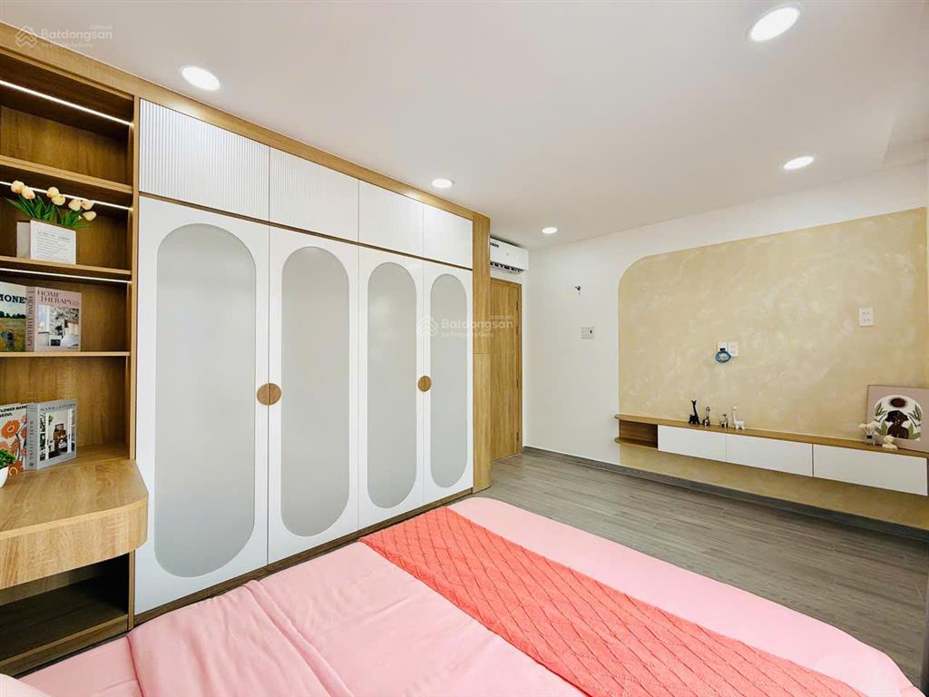 Nhà 4tầng (ngang 4,5m x10m) 3phòng ngủ full nội thất ngay emart chỉ nhỉnh 5tỷ