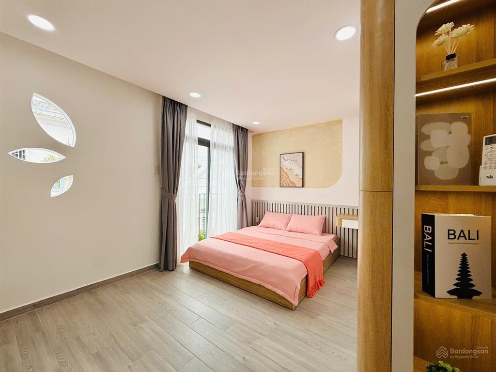 Nhà 4tầng (ngang 4,5m x10m) 3phòng ngủ full nội thất ngay emart chỉ nhỉnh 5tỷ