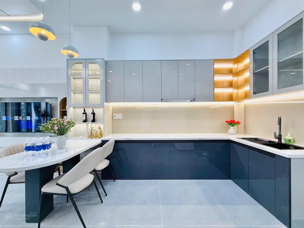 Nhà 4tầng (ngang 4,5m x10m) 3phòng ngủ full nội thất ngay emart chỉ nhỉnh 5tỷ