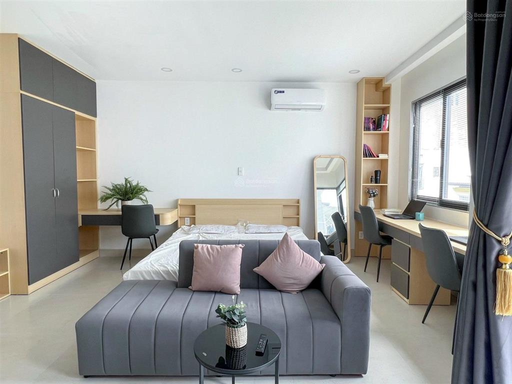 Studio ban công siêu rộng 40m2  trên cung đường nguyễn cửu vân  nội thất luxury