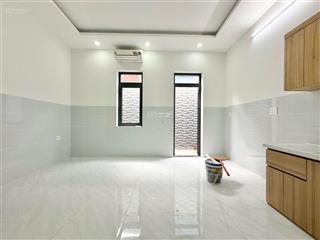 Cho thuê phòng trọ mới 100%  ngay gigamall  có ban công  gần vlu, đh luật