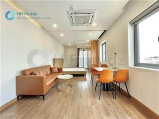 Siêu phẩm studio luxury tone gỗ cực sang ngay ga metro, sát q1, khó lắm mới trống lại, nội thất xịn