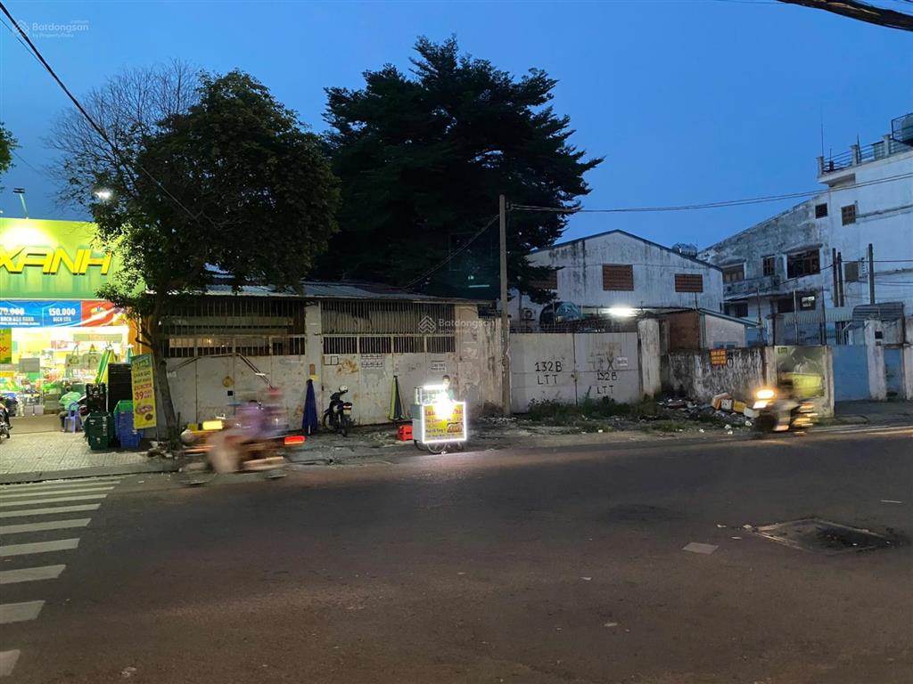 Bán đất dự án siêu khủng quận tân phú, nở 50 x 100m, cn 4319.6m2, ctxd 2 hầm 19 tầng giá 350 tỷ