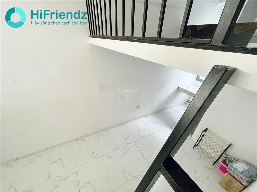 Chính chủ cho thuê duplex phòng thoáng rộng không giới hạn người xe thang máy hầm xe cách đhgtvt 5p