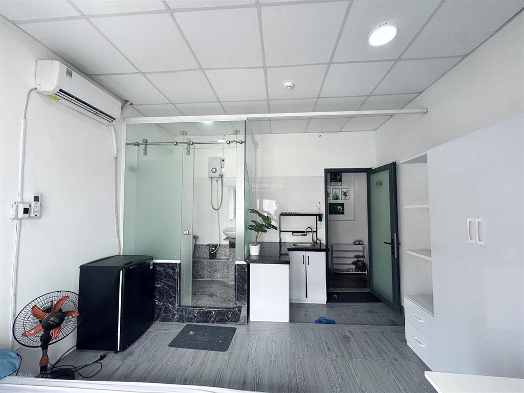 Chính chủ cho thuê studio full nội thất cửa sổ trời siêu thoáng ngay cầu thị nghè qua quận 1 5p
