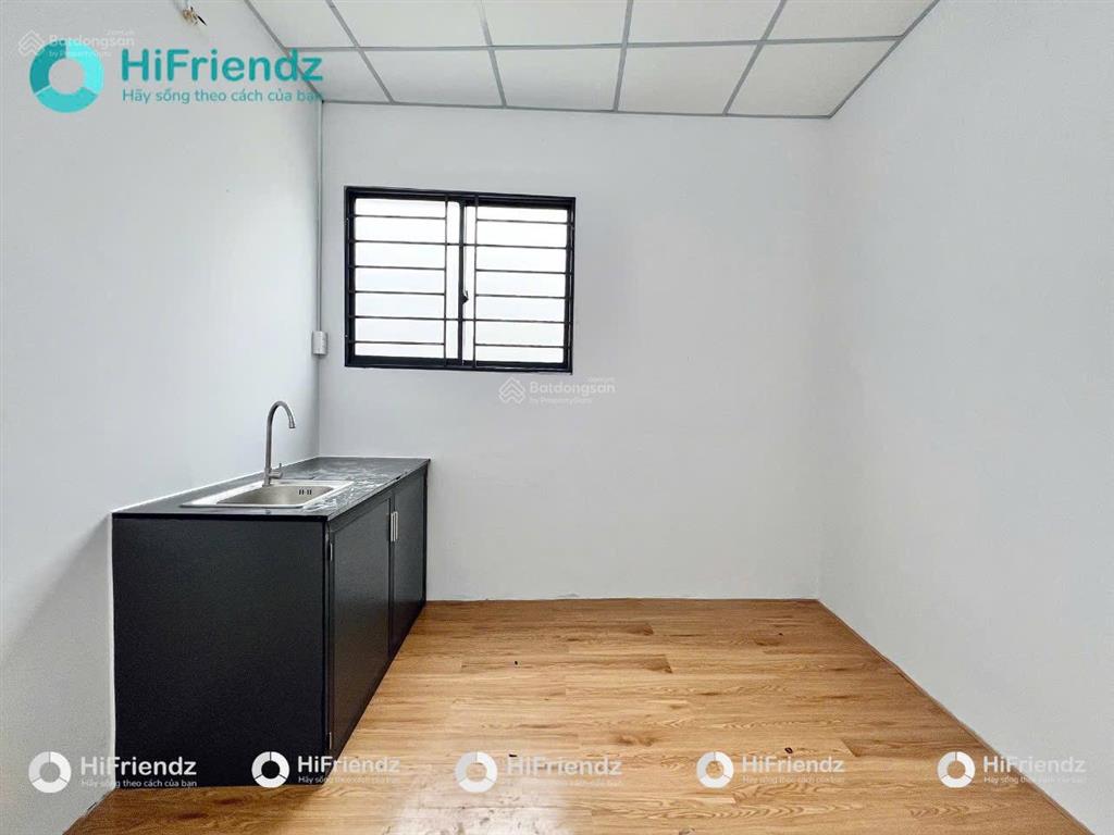 Chính chủ cho thuê phòng studio cửa sổ thoáng mới làm lại ngay ngã tư hàng xanh cách hutech 5p