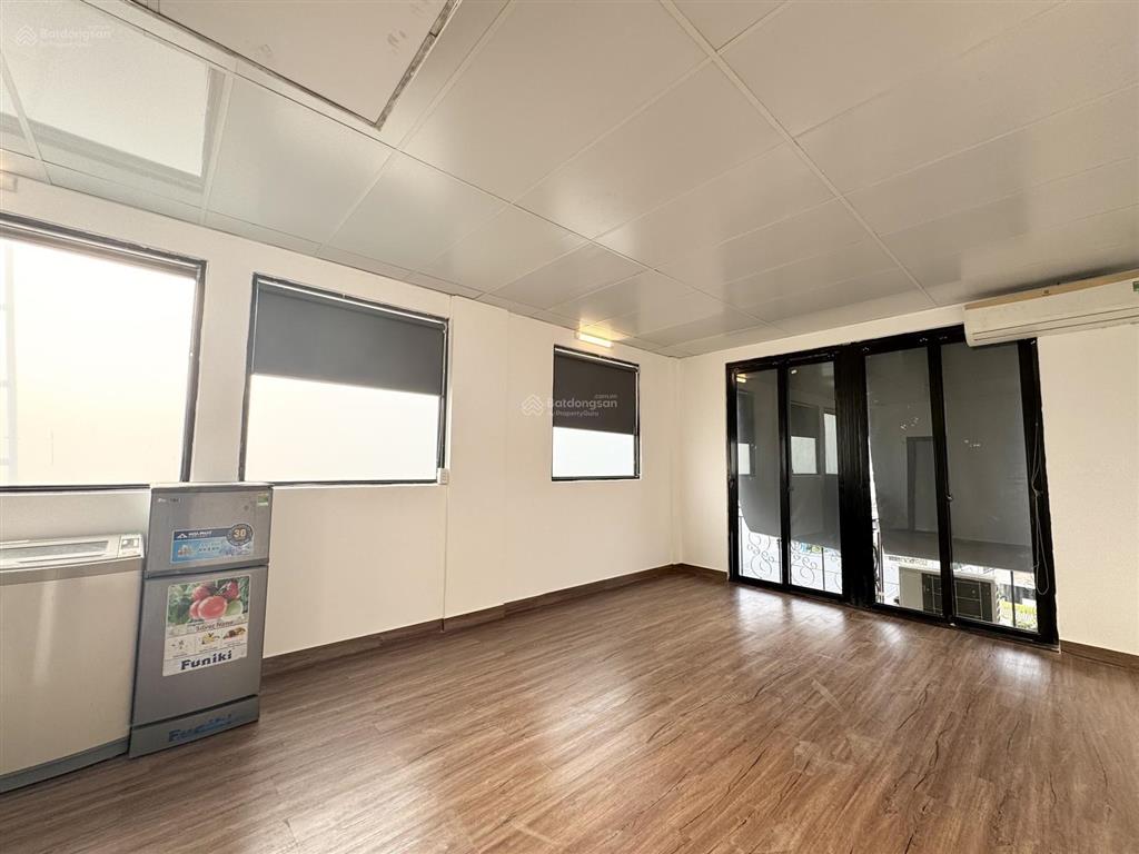 Chính chủ cho thuê căn hộ bancol siêu thoáng có thang máy nhà xe rộng trung tâm bt qua pn gv 5p