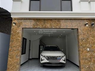 Hiếm  gara 7 chỗ  50m ra phố hoa động  cự khối, long biên.