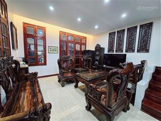 Nhà gần chợ mễ trì hạ! dt 39m2, mt 3,2m, gia đình xây để ở. giá 7,9 tỷ.  0946 545 *** (phone, zalo)