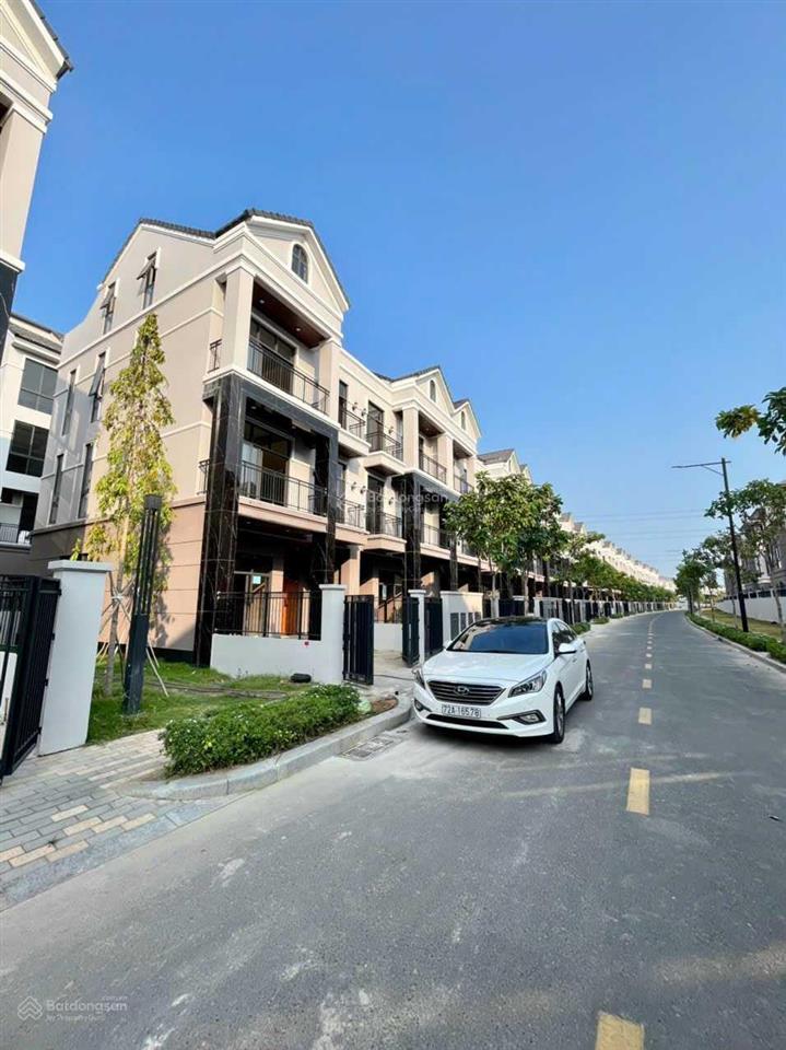 Bán 17tỷ cần bán nhà phố khu đô thị zeitgeist hàn quốc gs metrocity. 0915 346 *** mr khởi