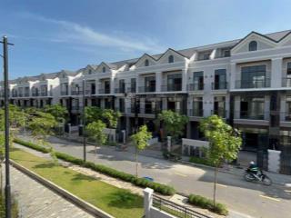Cần bán nhà phố khu đô thị zeitgeist hàn quốc huyện nhà bè giá 17.5 tỷ. 0915 346 *** mr khởi