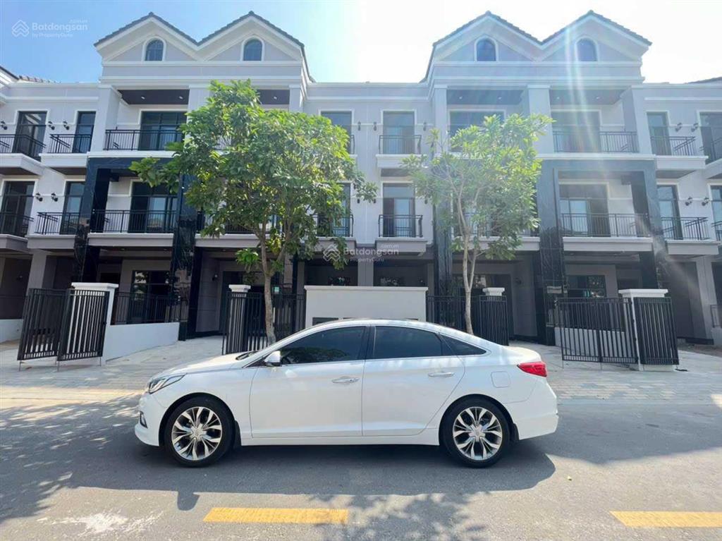 Bán 17tỷ cần bán nhà phố khu đô thị zeitgeist hàn quốc gs metrocity. 0915 346 *** mr khởi