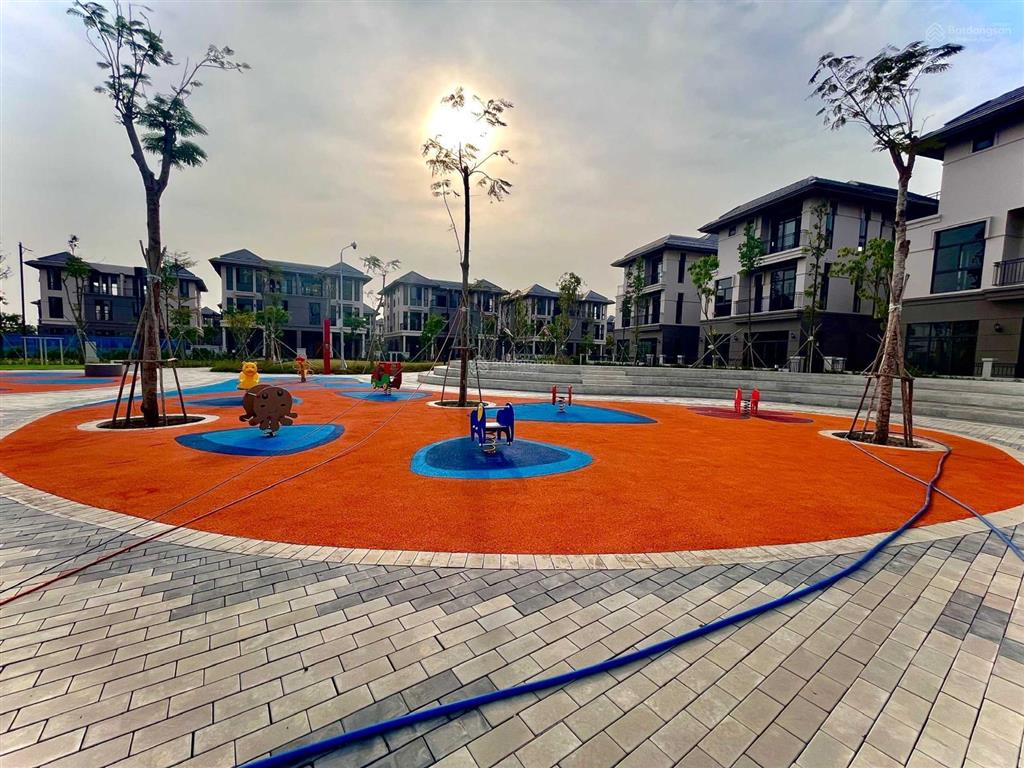 Bán biệt thự đơn lập gs metrocity nhà bè dt 250m2 giá 34 tỷ.