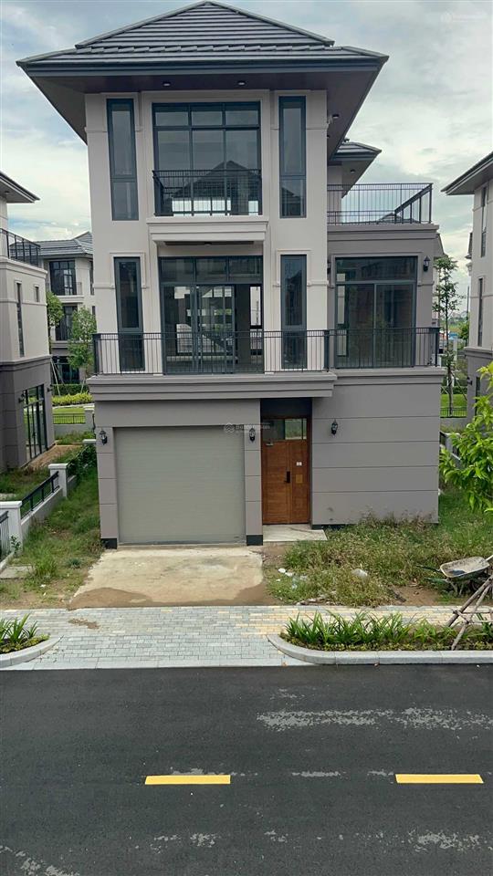 Bán biệt thự đơn lập gs metrocity nhà bè dt 250m2 giá 34 tỷ.