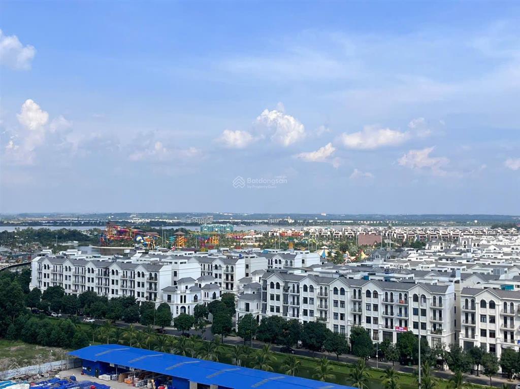 2pn  full nội thất  view công viên 36ha  giá chỉ 4 tỷ 999  giá hời lumiere boulevard quận 9