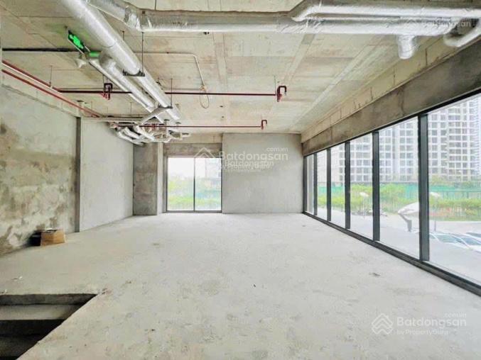 Shophouse 2 tầng tòa c, đối diện trung tâm thương mại  bán 24 tỷ 5 bao hết, masteri centre point